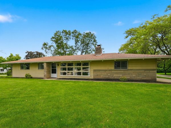 6018 N Clinton Street, Fort Wayne, IN 46825