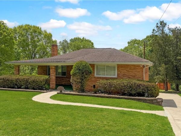 39 Greenview Dr, Mc Kees Rocks, PA 15136