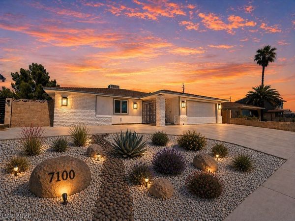 7100 Raincloud Drive , Las Vegas, NV 89145