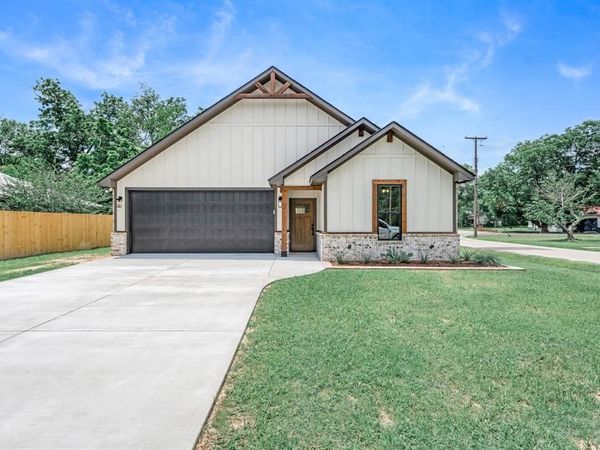 213 Turman Street, Mineola, TX 75773