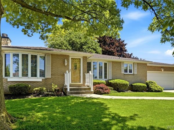 17 Delphi Drive , Buffalo, NY 14227