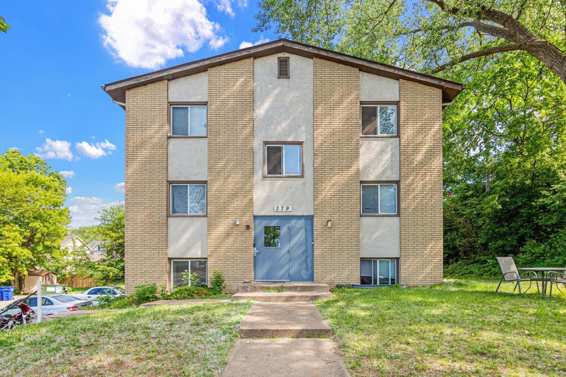 379 Cayuga Street , Saint Paul, MN 55130