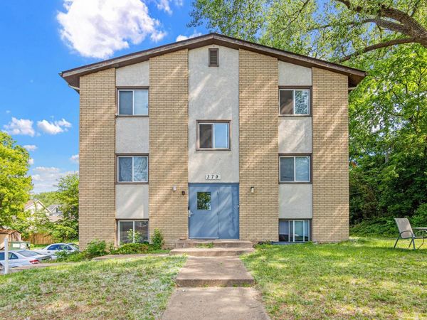 379 Cayuga Street , Saint Paul, MN 55130