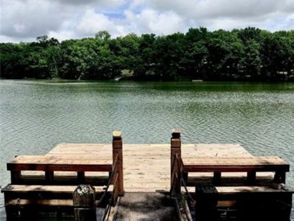 33 NW Lakeside Drive, La Cygne, KS 66040