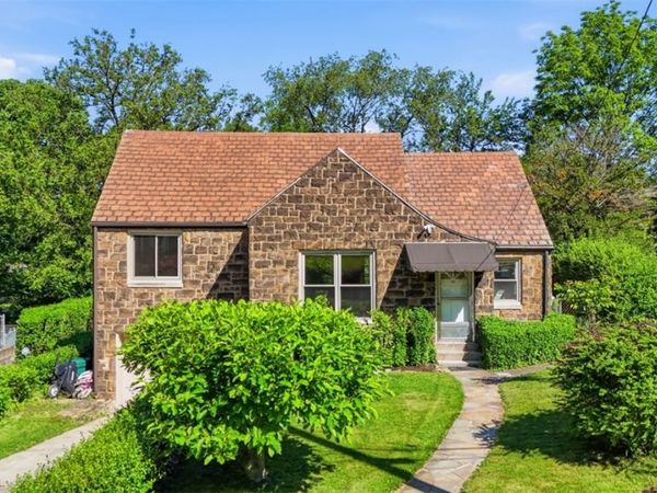 953 William Penn Ct, Pittsburgh, PA 15221