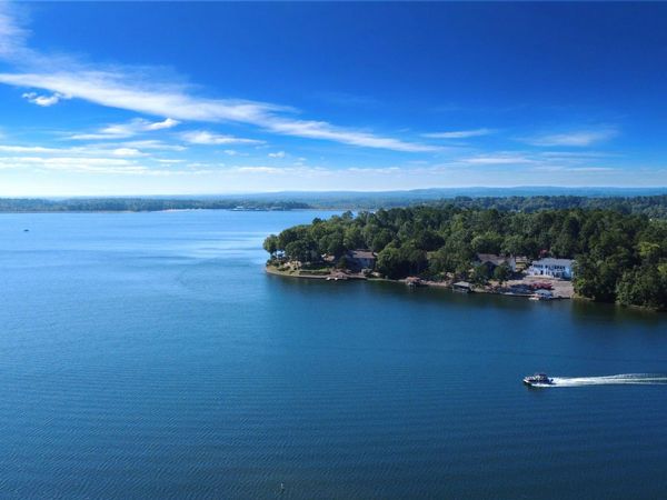 1 Hartura Point, Hot Springs Village, AR 71909