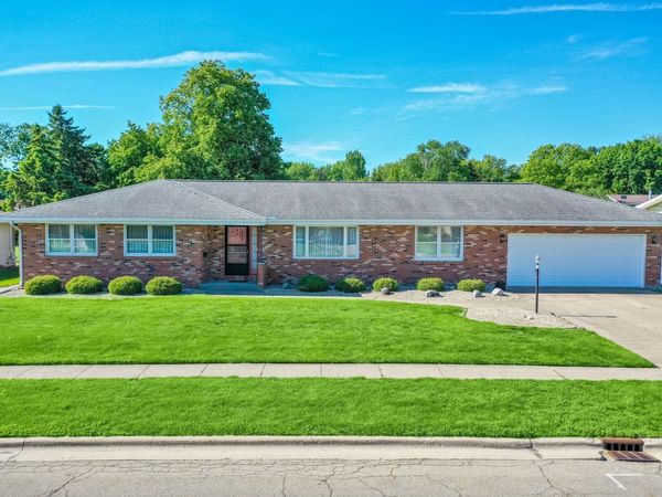 710 E Central Avenue , Princeton, IL 61356