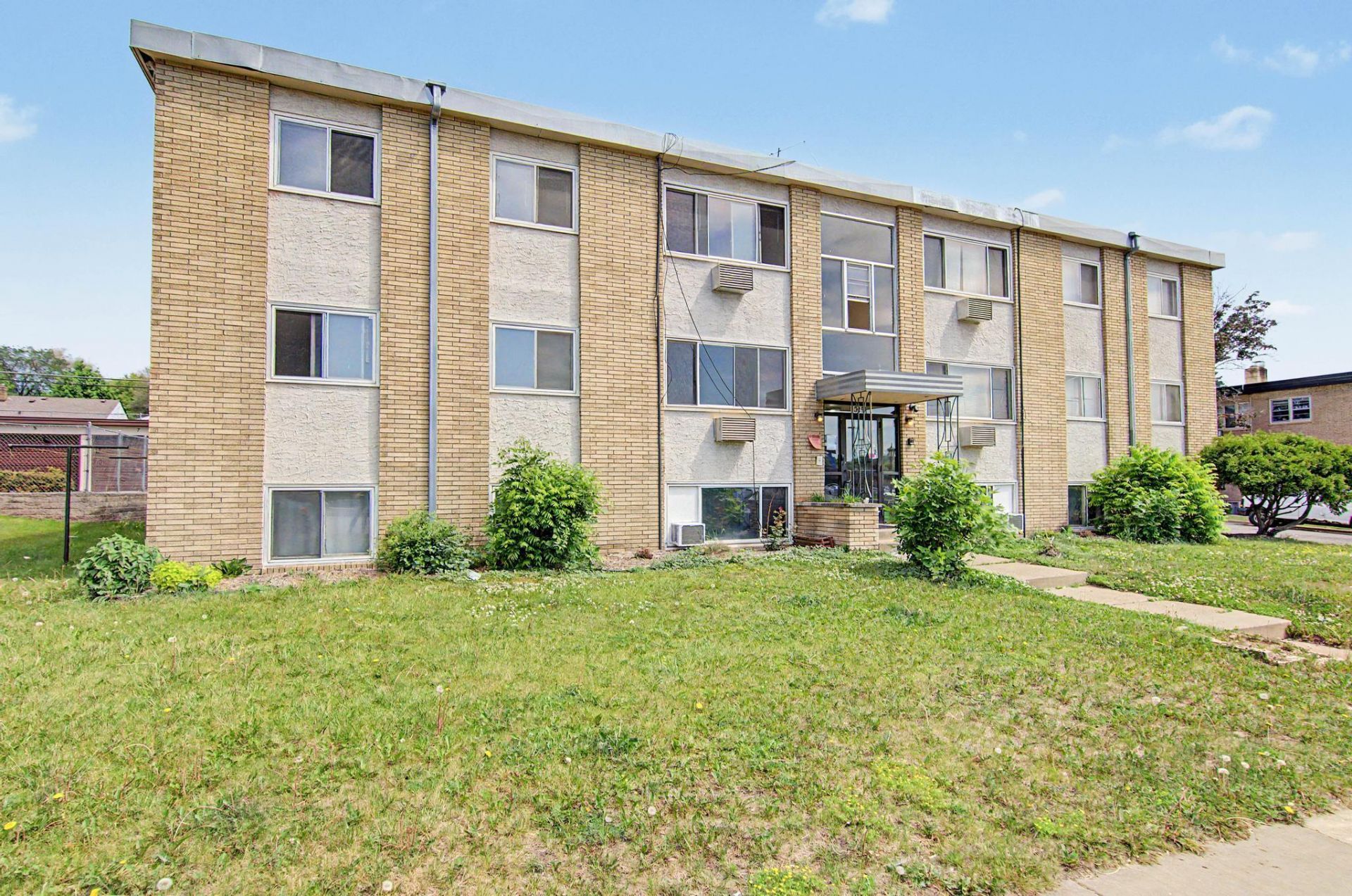1339 Conway Street , Saint Paul, MN 55106