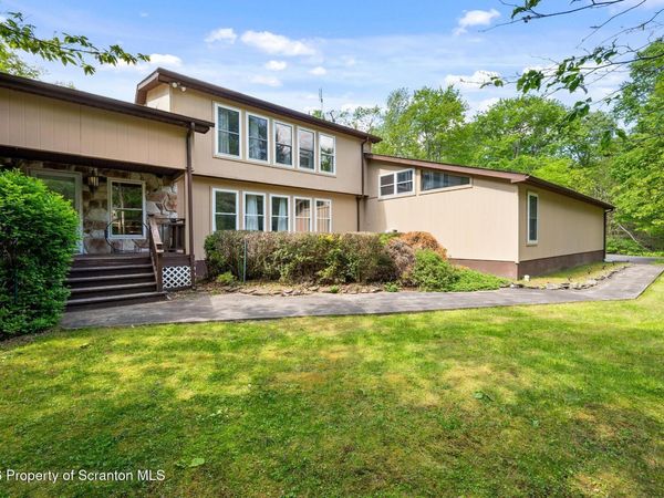 58 Bender Road , Gouldsboro, PA 18424