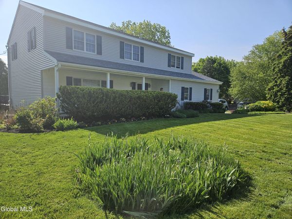 2122 Orchard Park Drive, Niskayuna, NY 12309
