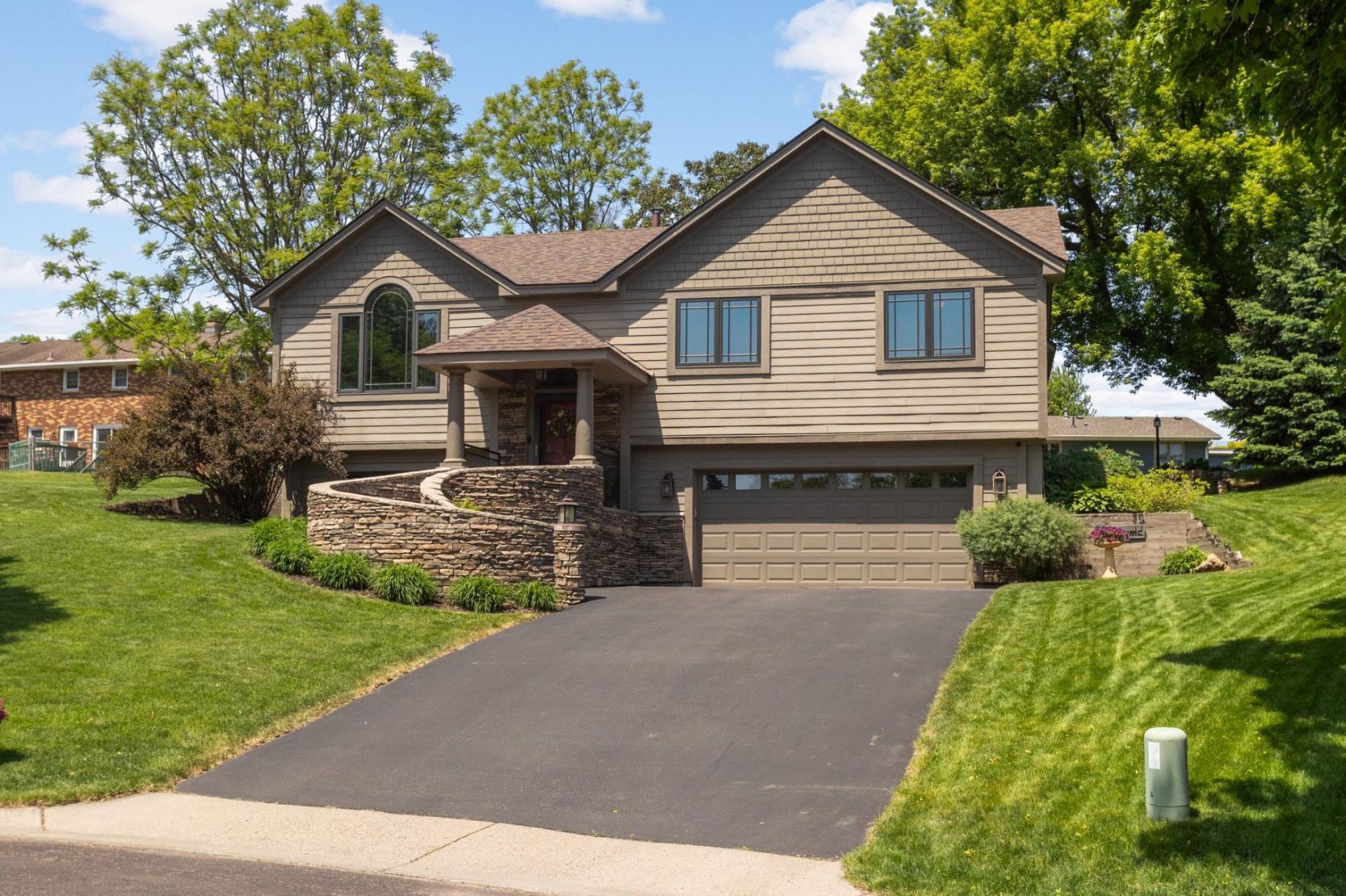 1255 Doe Circle, White Bear Lake, MN 55110