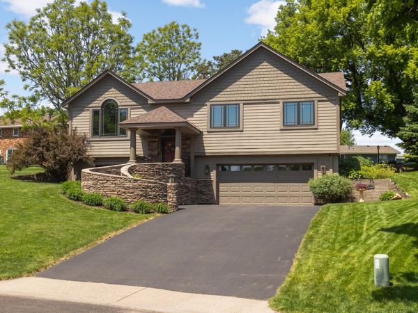 1255 Doe Circle, White Bear Lake, MN 55110