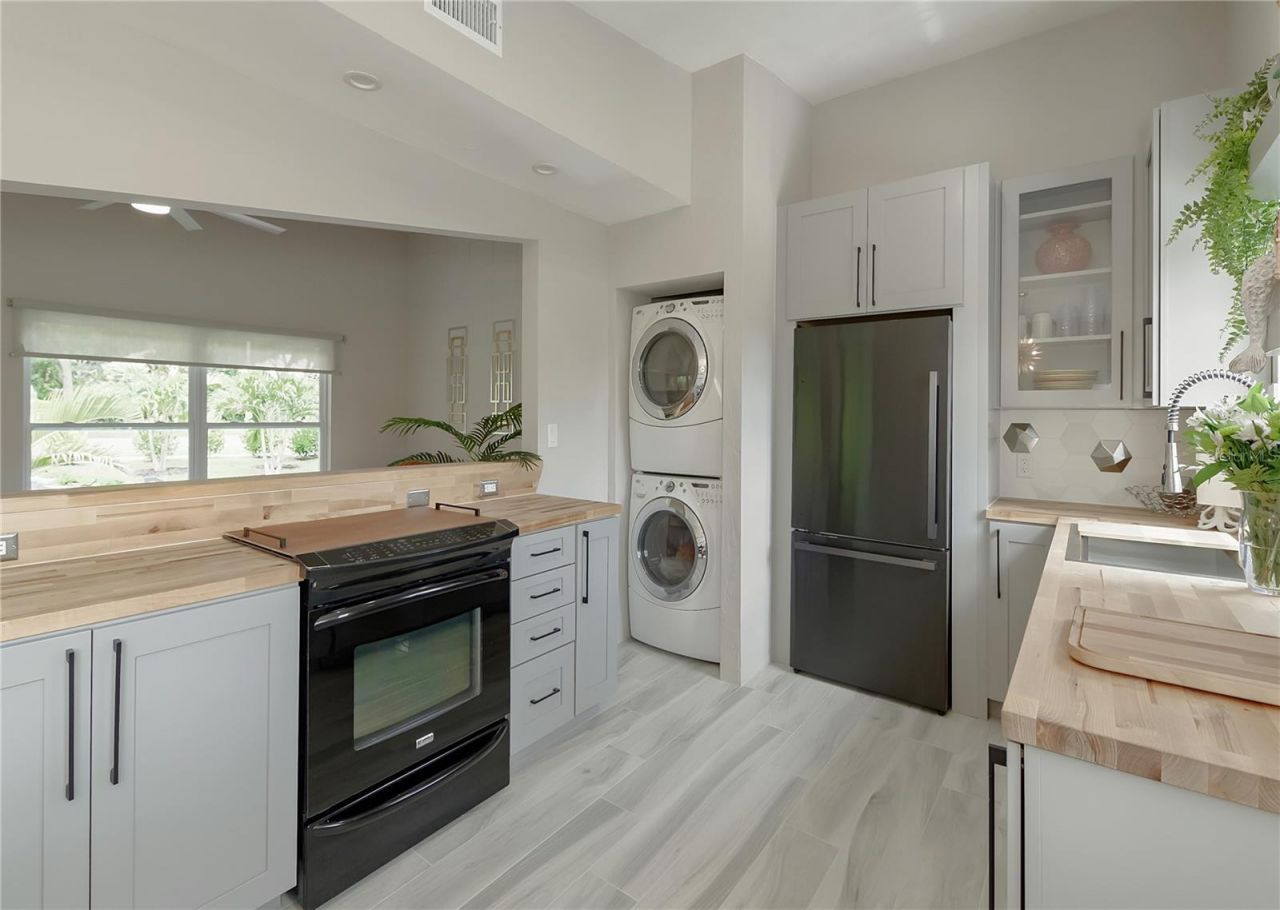4111 Dr Martin Luther King Jr Street N, Saint Petersburg, FL 33703 Photo