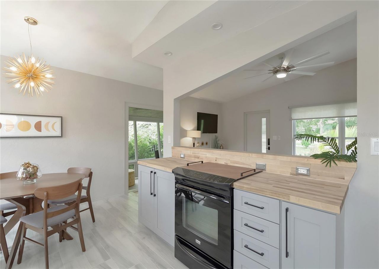 4111 Dr Martin Luther King Jr Street N, Saint Petersburg, FL 33703 Photo