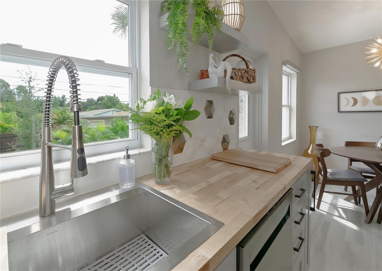4111 Dr Martin Luther King Jr Street N, Saint Petersburg, FL 33703 Photo