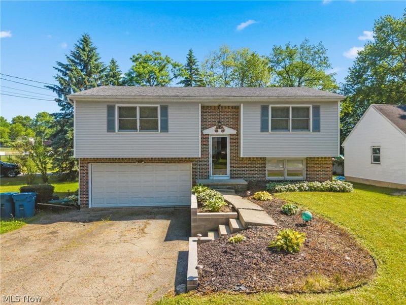 50 Kirby Drive, Akron, OH 44319 Photo 2