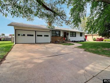 1963 E 9th Street, Fremont, NE 68025