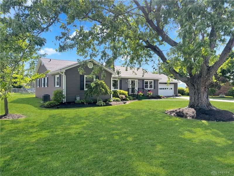 1552 Grimes Circle, Urbana, OH 43078 Photo 12