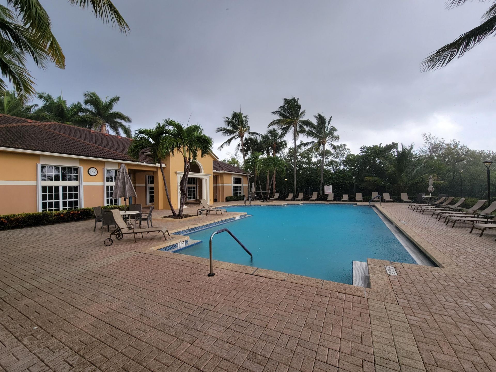 400 Scotia Drive, Unit 203, Hypoluxo, FL 33462 Photo