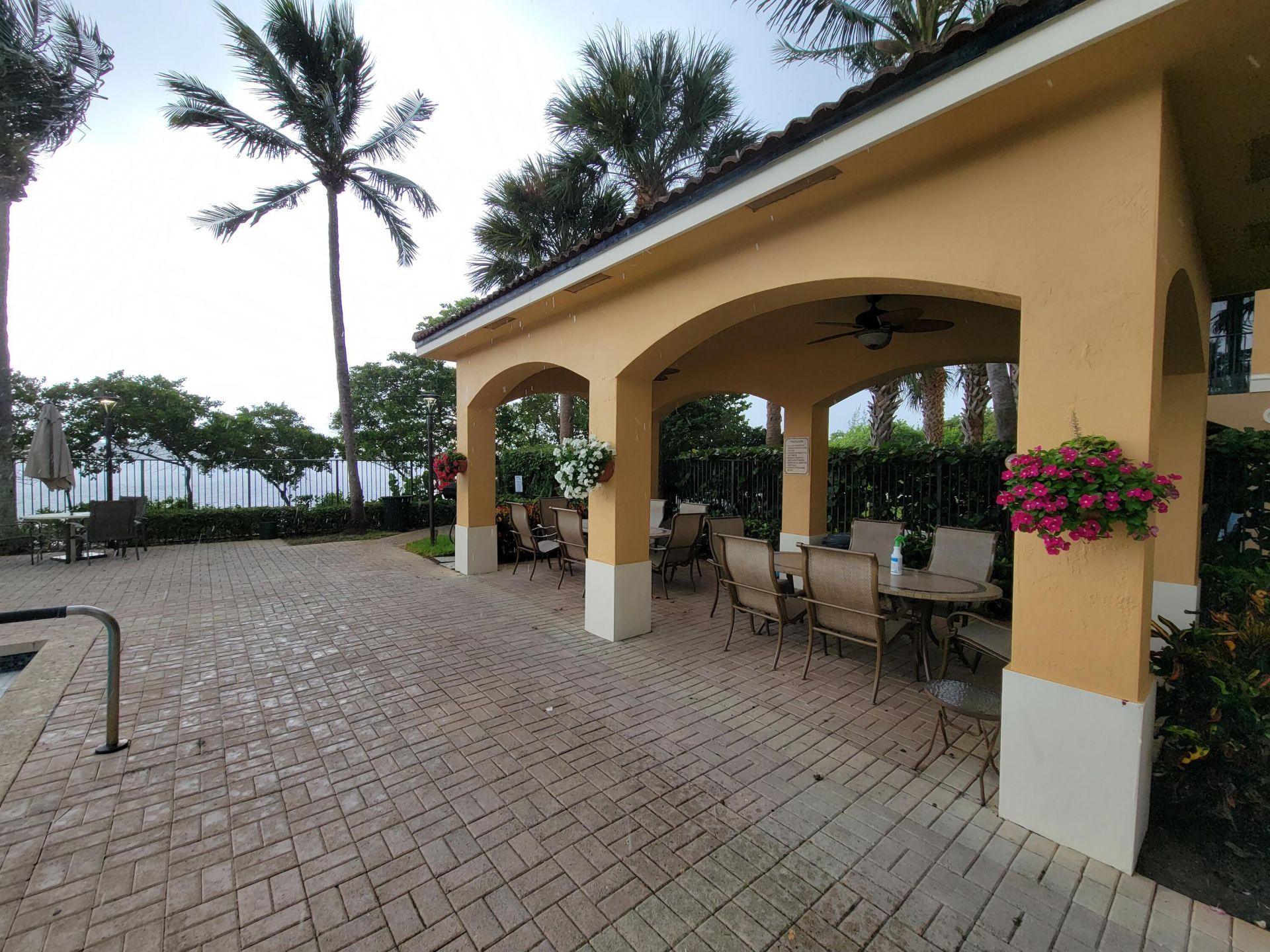 400 Scotia Drive, Unit 203, Hypoluxo, FL 33462 Photo
