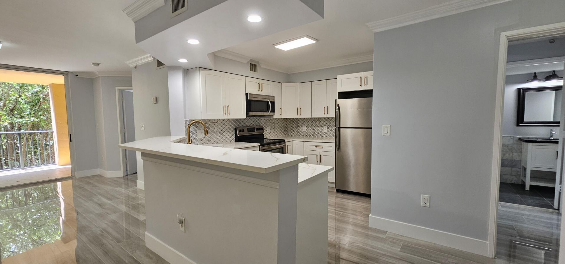 400 Scotia Drive, Unit 203, Hypoluxo, FL 33462 Photo