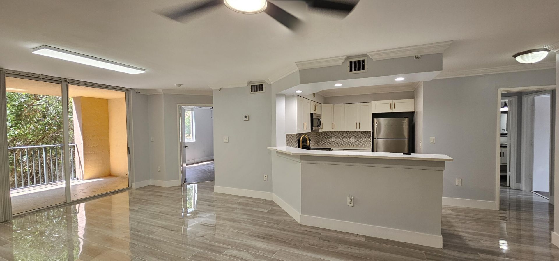 400 Scotia Drive, Unit 203, Hypoluxo, FL 33462 Photo