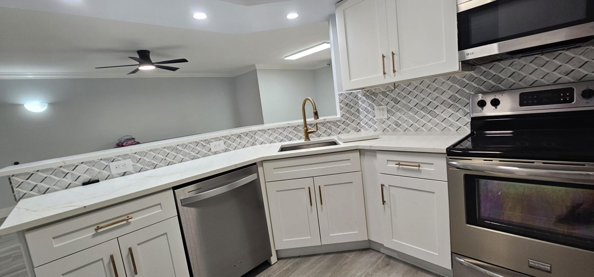 400 Scotia Drive, Unit 203, Hypoluxo, FL 33462 Photo