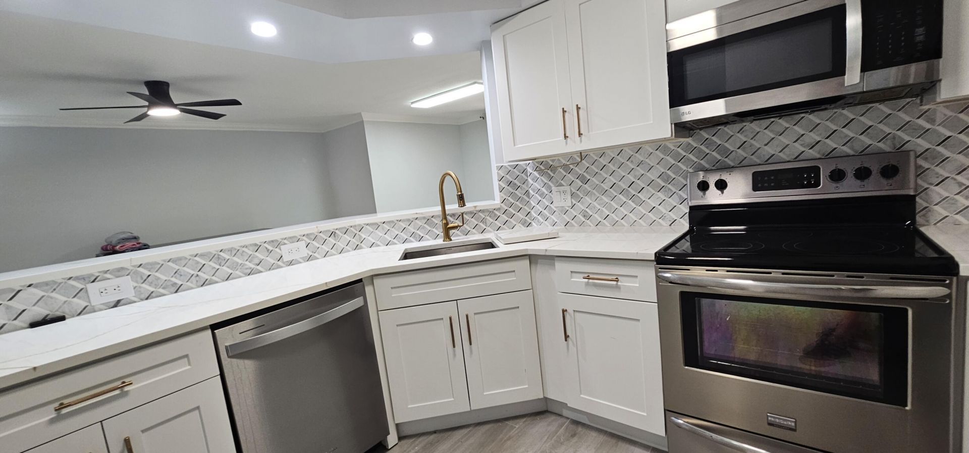 400 Scotia Drive, Unit 203, Hypoluxo, FL 33462 Photo