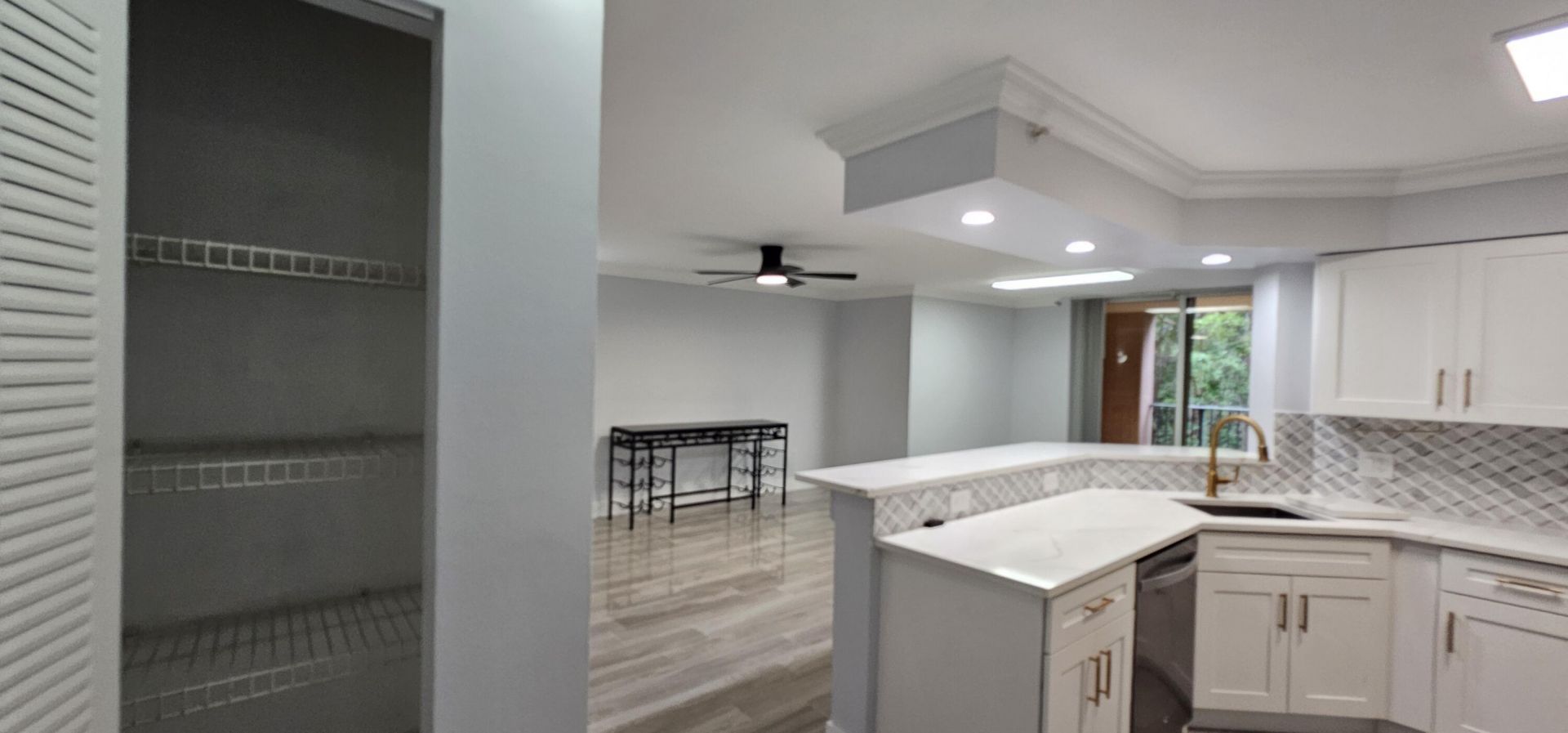 400 Scotia Drive, Unit 203, Hypoluxo, FL 33462 Photo