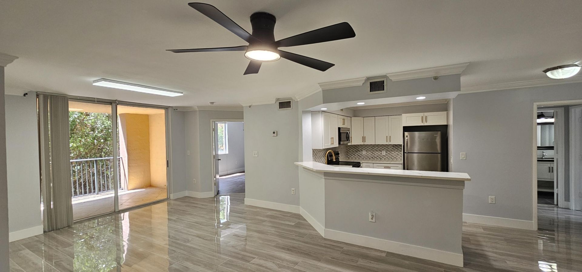 400 Scotia Drive, Unit 203, Hypoluxo, FL 33462 Photo