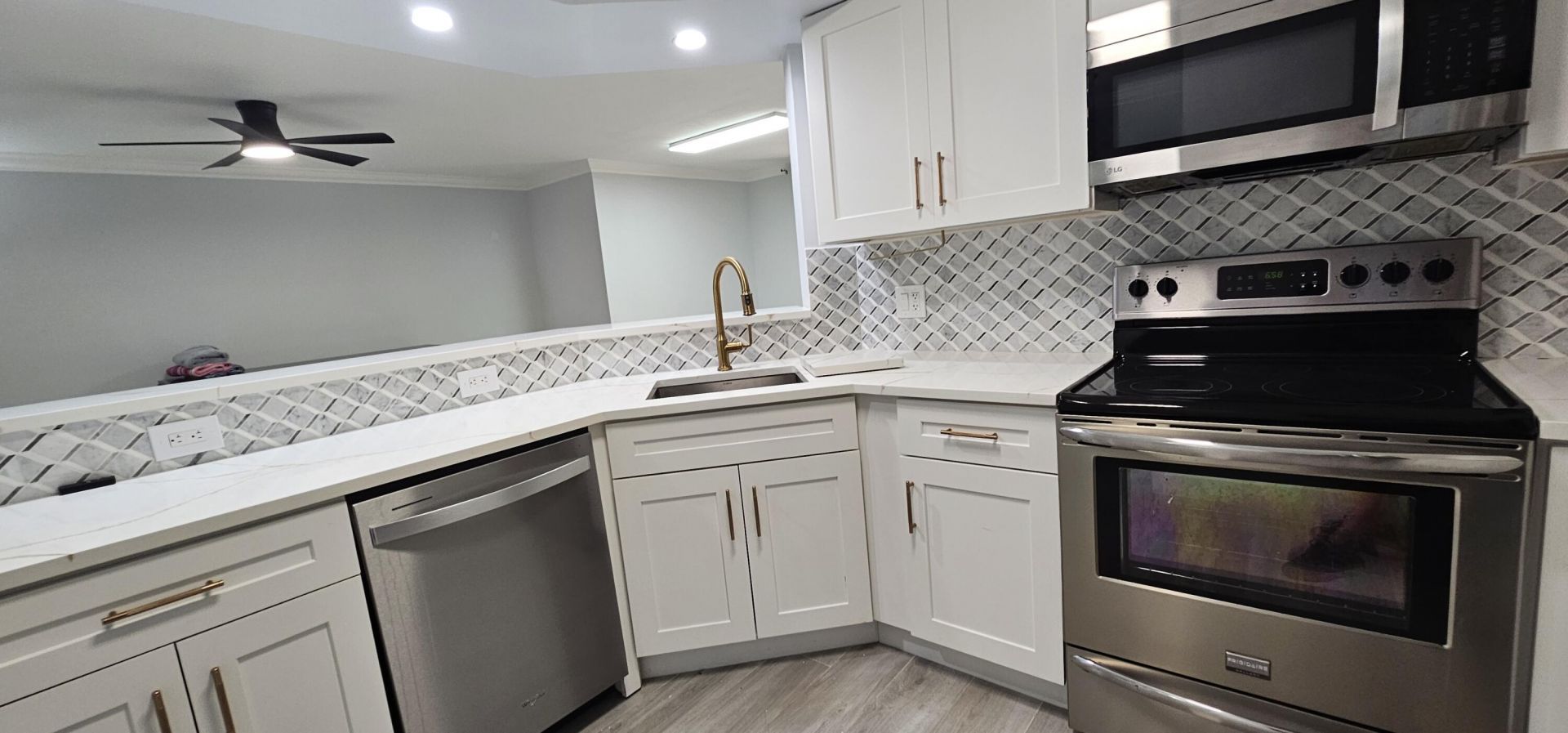 400 Scotia Drive, Unit 203, Hypoluxo, FL 33462 Photo