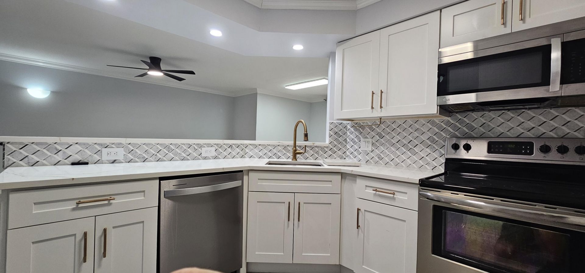 400 Scotia Drive, Unit 203, Hypoluxo, FL 33462 Photo