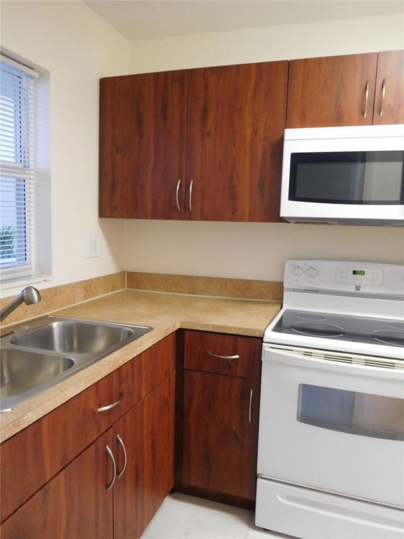 1425 Arthur Street, Unit 414b, Hollywood, FL 33020 Photo