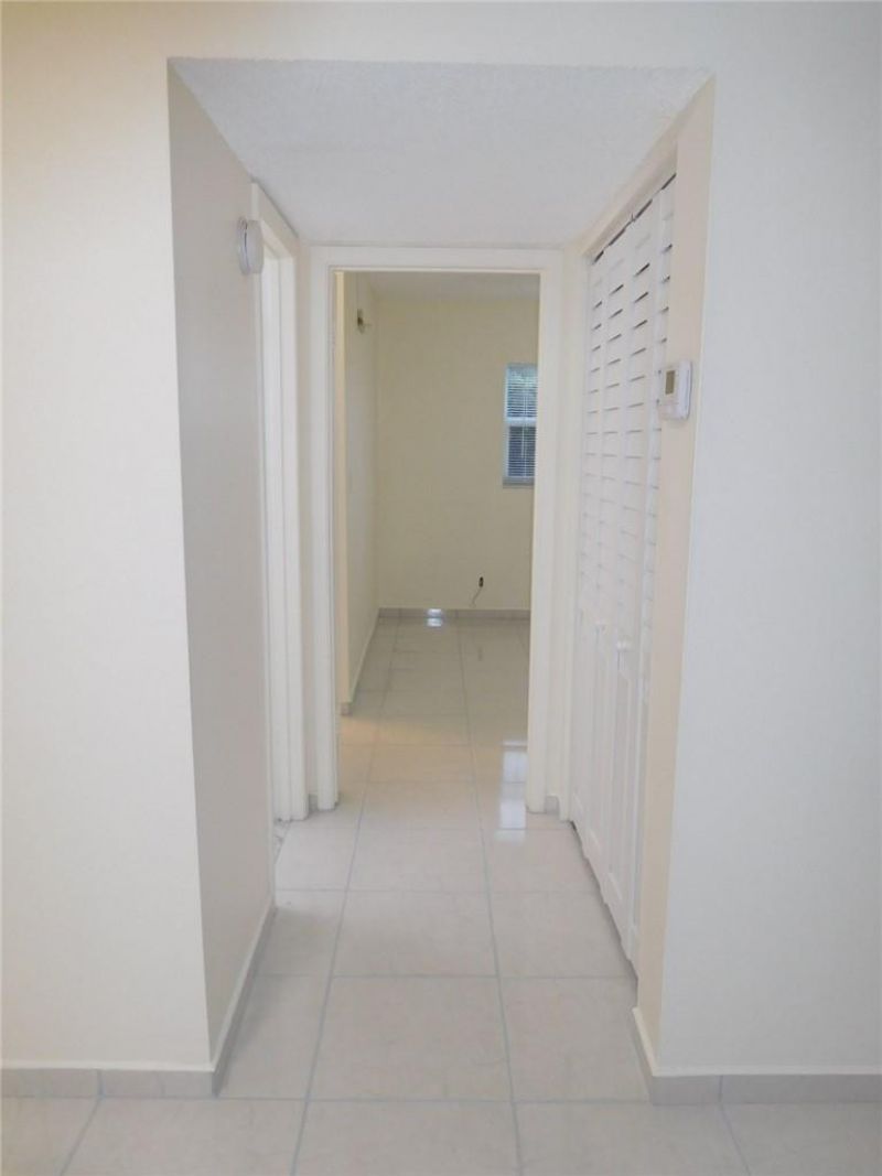 1425 Arthur Street, Unit 414b, Hollywood, FL 33020 Photo