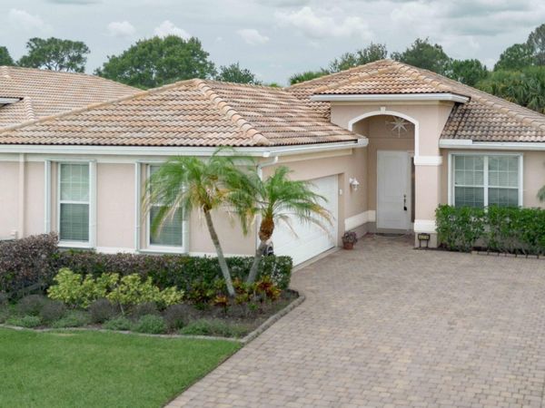 4376 NW Oakbrook Circle, Jensen Beach, FL 34957