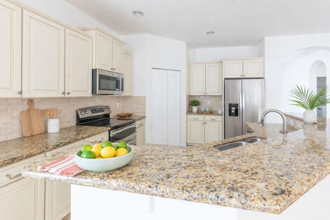 4376 NW Oakbrook Circle, Jensen Beach, FL 34957 Photo