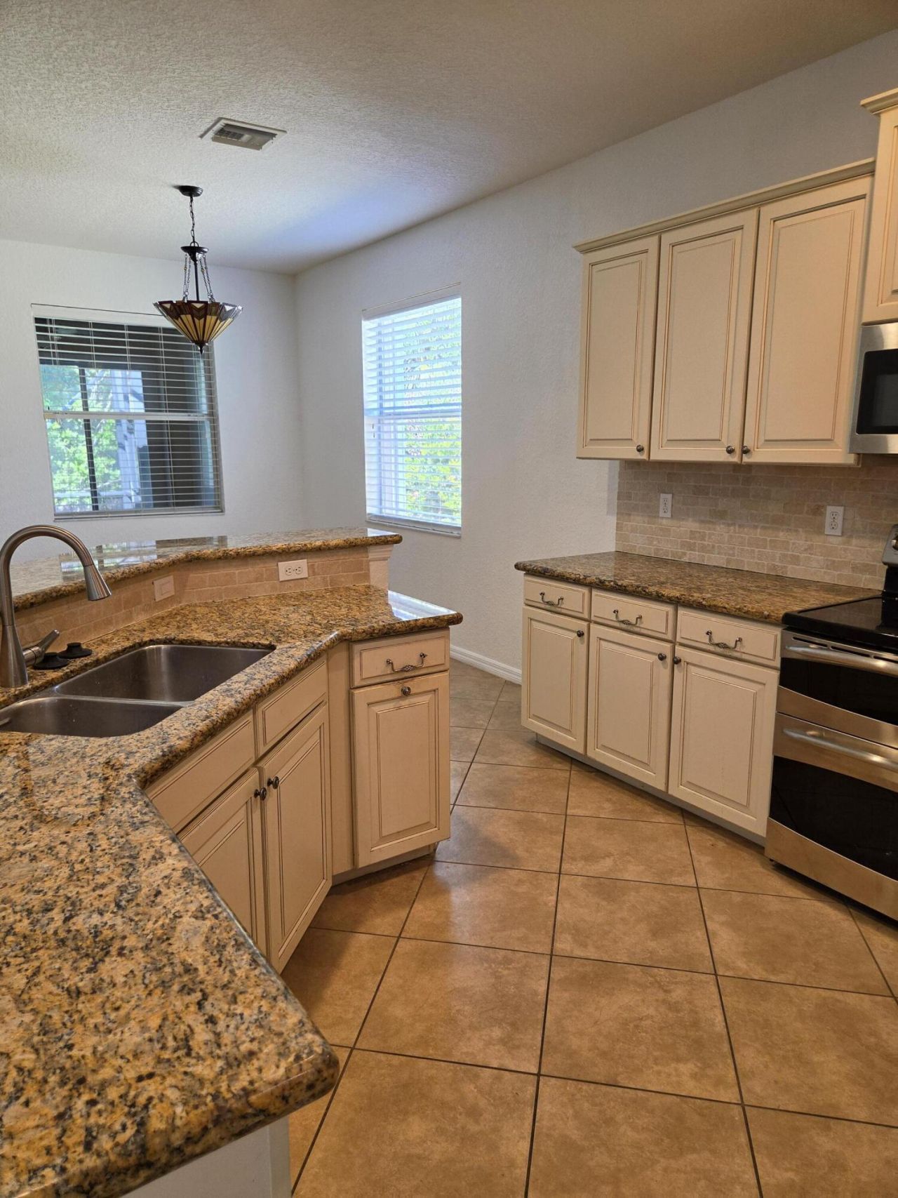 4376 NW Oakbrook Circle, Jensen Beach, FL 34957 Photo