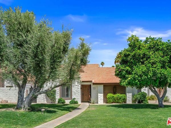 2252 Miramonte Circle, Unit B, Palm Springs, CA 92264
