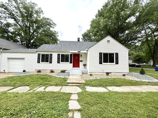 635 S Sycamore Street , Centralia, IL 62801