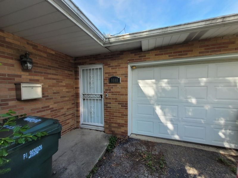 5588 Tamarack Boulevard, Columbus, OH 43229 Photo 2