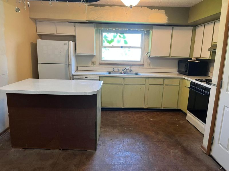 5588 Tamarack Boulevard, Columbus, OH 43229 Photo 8