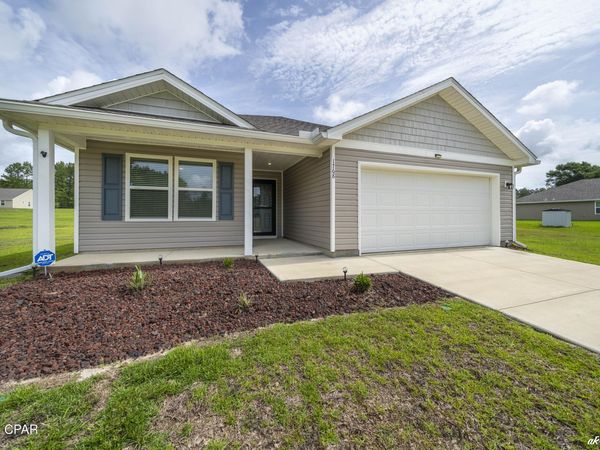 1768 Kenzie Lane , Chipley, FL 32428