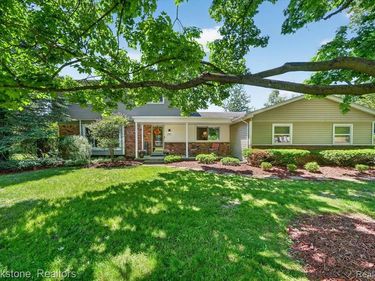30261 Ardmore Drive, Farmington Hills, MI 48334