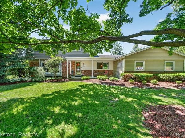 30261 Ardmore Drive, Farmington Hills, MI 48334