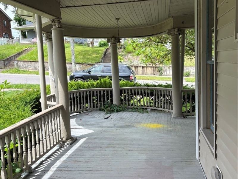 400 N 7th Street, Cambridge, OH 43725 Photo 3
