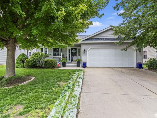411 PINE VIEW Drive, Auburn, IL 62615