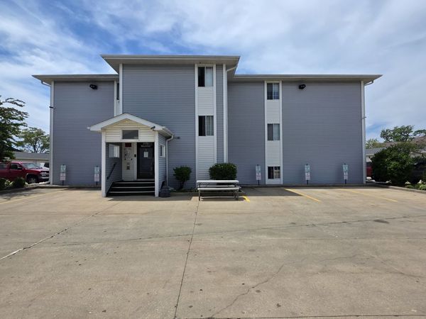 3170 W Monroe Street , Unit 107, Waukegan, IL 60085