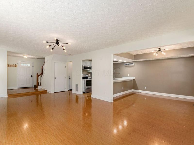 1684 Weather Stone Lane , Columbus, OH 43235 Photo 9