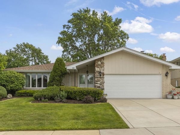 8831 Maple Avenue , Orland Park, IL 60462