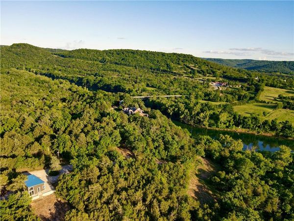 223 County Road 1091 , Eureka Springs, AR 72631